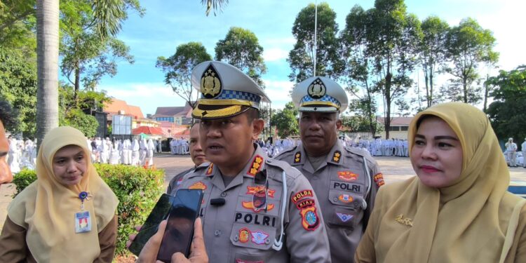 Kuansing Berduka, Polantas RiauTanggap Cepat Tangani Longsor di Jalan Lintas Teluk Kuantan – Pekanbaru