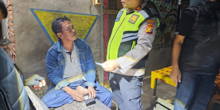 Cegah Aksi Premanisme, Kapolsek Lirik Pimpin Patroli di Tempat Hiburan Malam