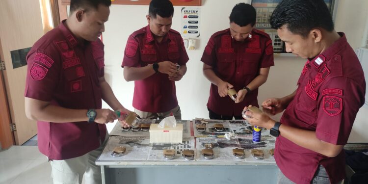 Cegah Gangguan Kamtib, Lapas Pekanbaru Lakukan Perawatan Gembok Hunian
