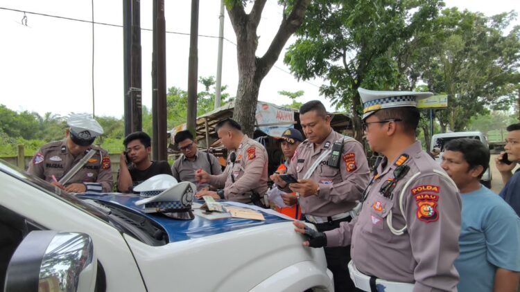 Program Zero ODOL ” Ditlantas Polda Riau Tindak 76 Kendaraan dalam Razia Gabungan di Jalan SM Amin