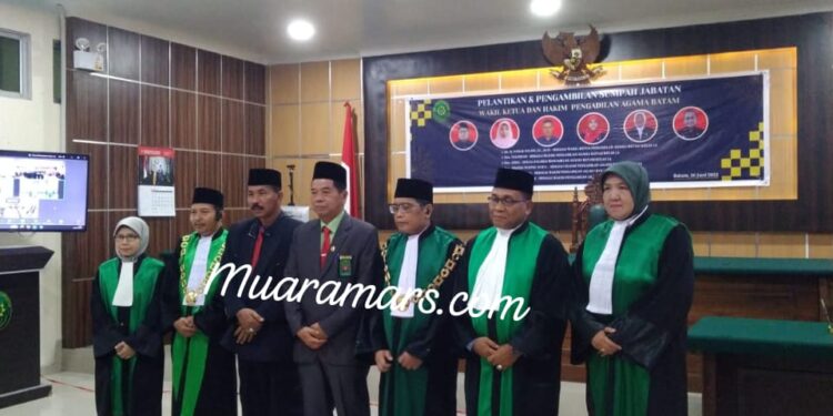 Ketua Pengadilan Agama Batam Nursal, SAg,. M.Sy Resmi Lantik Muliyas, S.Ag,.M.H Jadi Hakim Pengadilan Agama Batam Kelas 1A