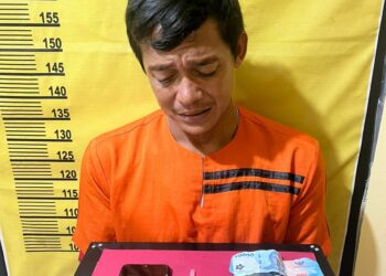 Pria Ini Menangis Saat Polsek Rengat Barat Menemukan Narkoba di Dashboard Sepeda Motornya