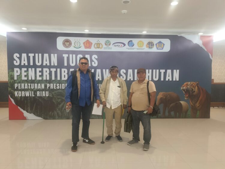 Datangi Posko Satgas PKH, Manaek Siahaan Serahkan 500 Hektar Lahan Kebun Kelapa Sawit ke Negara