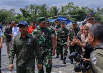 Pangdam I/BB Dampingi Menhut RI Tinjau Penanganan Karhutla di Provinsi Riau