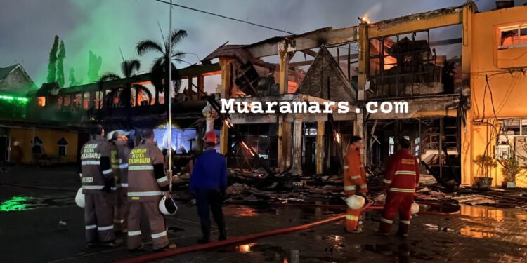Sijago Merah Ngamuk” Kantor Disnaker Provinsi Riau Terbakar