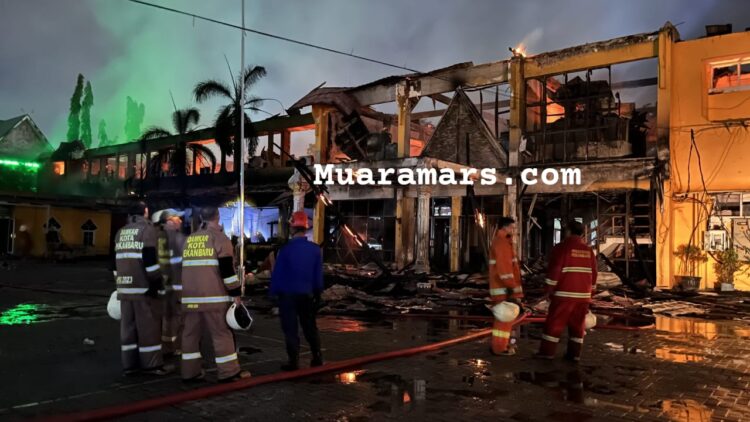 Sijago Merah Ngamuk” Kantor Disnaker Provinsi Riau Terbakar