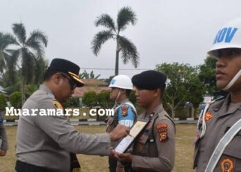 Kapolres Kampar Pimpin Upacara PTDH Anggota Nakal Bripka Helmi Kasdi