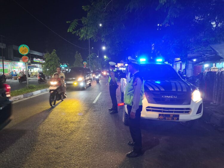 Polsek Tualang Polres Siak Laksanakan Kegiatan Blue Light Patrol di Sejumlah Titik Rawan Kecelakaan