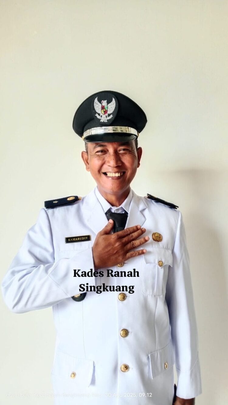 Bupati Kampar Resmi Angkat dan Kukuhkan Kades Ranah Singkuang Massa Perpanjangan Jabatan  2025-2027
