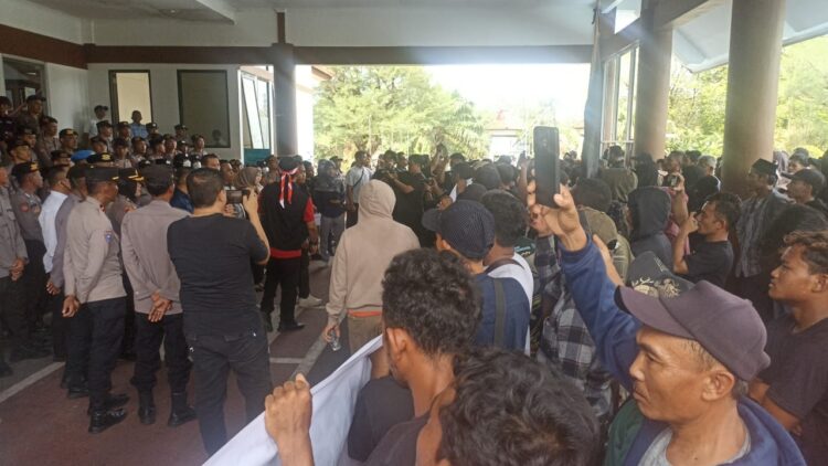 Warga Bangka Belitung Demo” Masyarakat Meminta Tambang Timah Dilegalkan