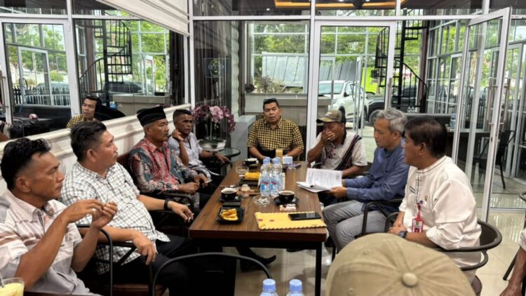 Bupati Kuantan Singingi Ambil Keputusan Tegas” Saat Rapat Darurat Perintahkan Ukur Ulang Lahan HPHTI RAPP