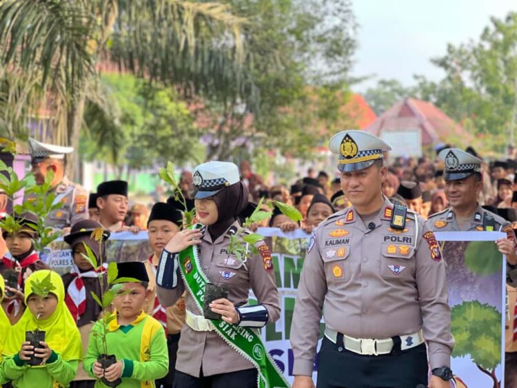 Tanamkan Cinta Lingkungan, Polres Siak Gelar Program Green Policing Generasi Gen Z di Dayun