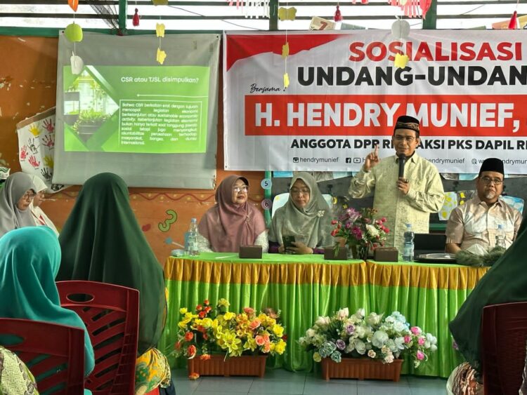PW Al Washliyah Riau Silaturahmi dan Sampaikan Aspirasi kepada Anggota Komisi VII DPR RI Hendry Munief