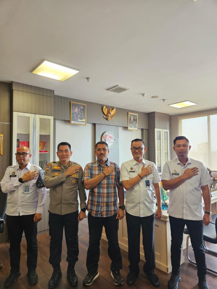 Kalapas Kelas IIA Pekanbaru Yuniarto beserta jajaran Kunjungan Kerja ke Ditresnarkoba Polda Riau