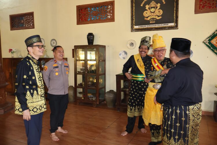 Waka Polres Pelalawan A Rahmat Hadiri Lawatan Adat dan Budaya ke LAMR Kabupaten Pelalawan (Istana Sayap)