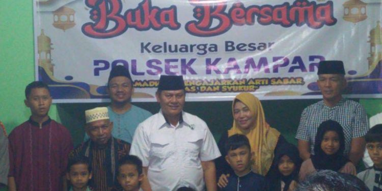 Peduli Sesama Polsek Kampar Buka Puasa Bersama Anak Yatim dan Insan Pers