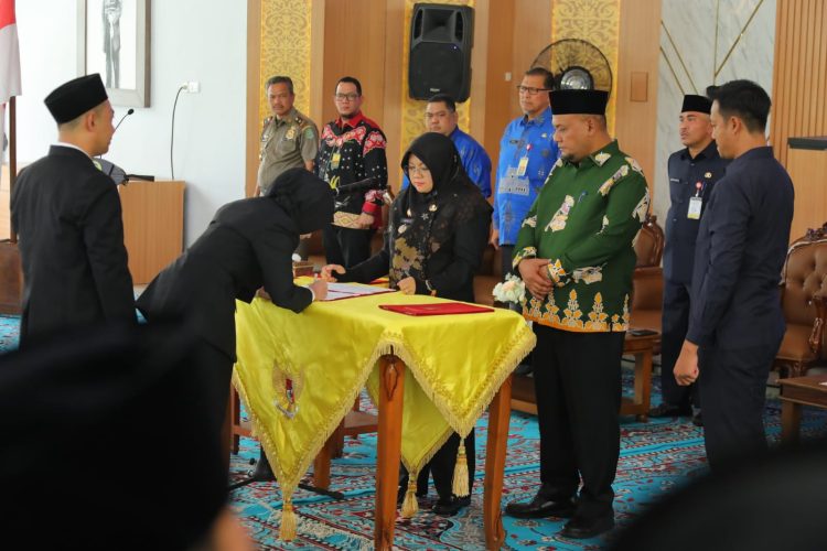 Bupati Siak Afni Zulkifli, Lantik 60 pejabat Administrator dan Pengawas