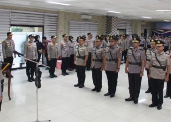 Polresta Pekanbaru Sertijab Sejumblah PJU Kasat Intel dan Kapolsek