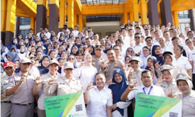 Polda Riau Gelar Apel Penyerahan Kartu BPJS Ketenagakerjaan kepada 268 Personel PPPK dan PHL