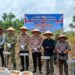 Kapolsek Kampar AKP Asdisyah Mursyid SH Antar Langsung Hasil Panen Petani ke Bulog