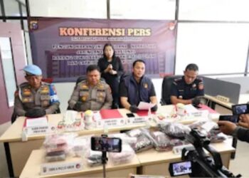 Polda Riau Gagalkan Peredaran 6,94 Kg Sabu dan 969 Cartridge Etomidate Senilai Rp9,8 Miliar