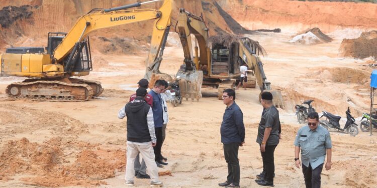 Pemprov Riau Hentikan Dua Aktivitas Tambang Ilegal Mineral Bukan Logam dan Batuan (MBLB) Di Kampar