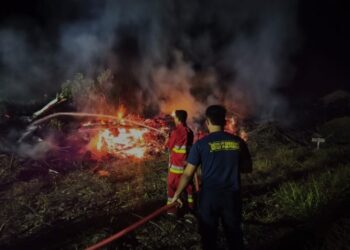 Satpol PP Berhasil Padamkan Kebakaran Lahan di Pasar Benai Kuansing